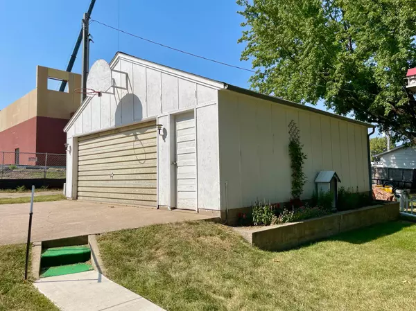 Springfield, MN 56087,120 S Park AVE
