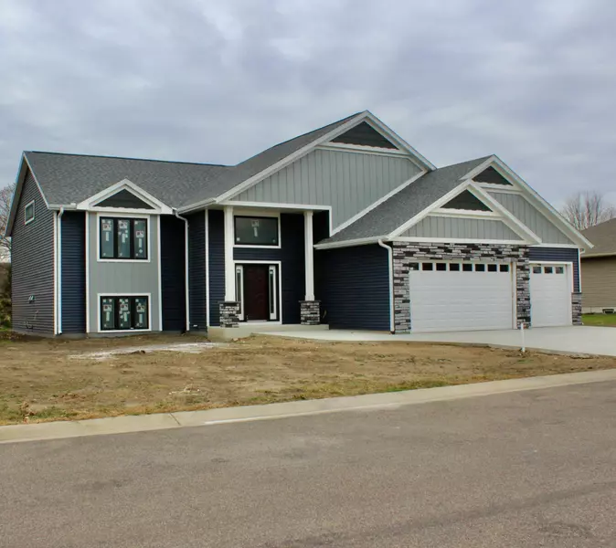 201 6th ST NW, Blooming Prairie, MN 55917