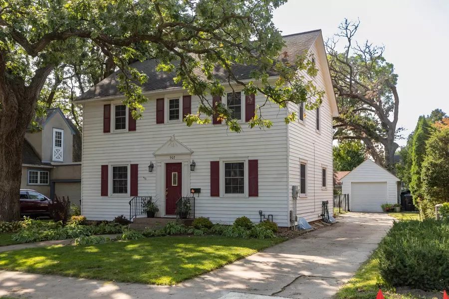 907 10th ST NW, Austin, MN 55912