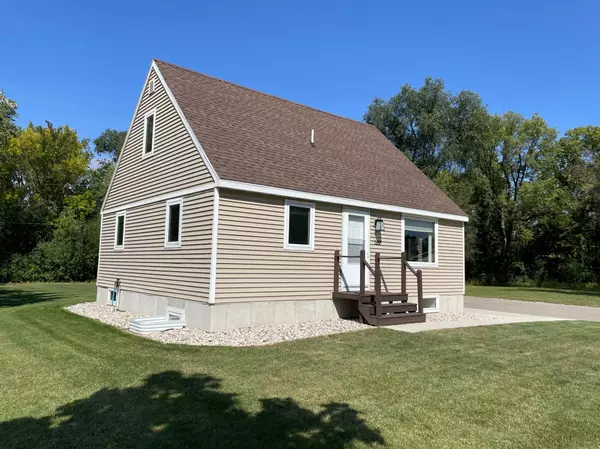 609 E 8th ST, Morris, MN 56267