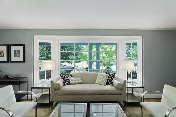 Edina, MN 55424,26 Woodland RD