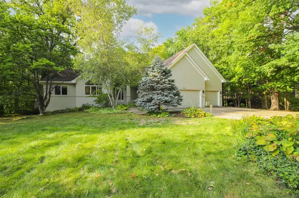 Chaska, MN 55318,840 Deerwood DR