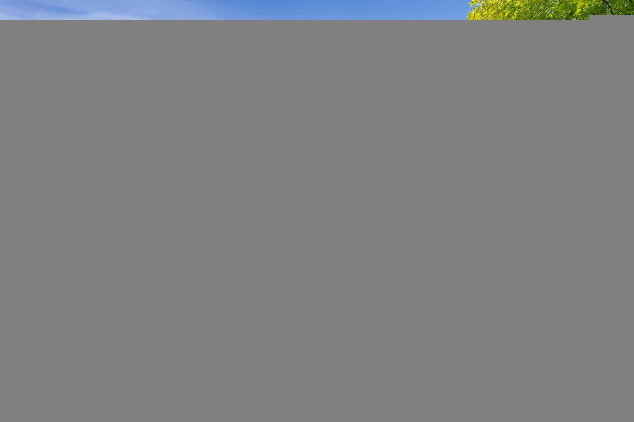 470 Meadowood LN, Burnsville, MN 55337