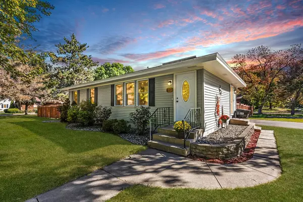 8101 Edgewood DR, Mounds View, MN 55112