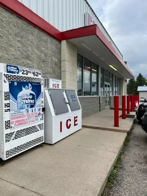 Pelican Rapids, MN 56572,1008 S Broadway