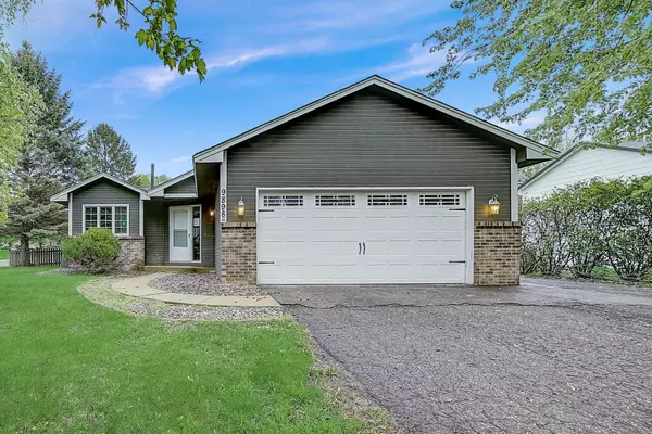 9898 Norwood LN N, Maple Grove, MN 55369