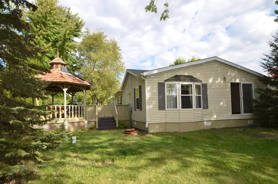 302 Sunrise LN N, Atwater, MN 56209