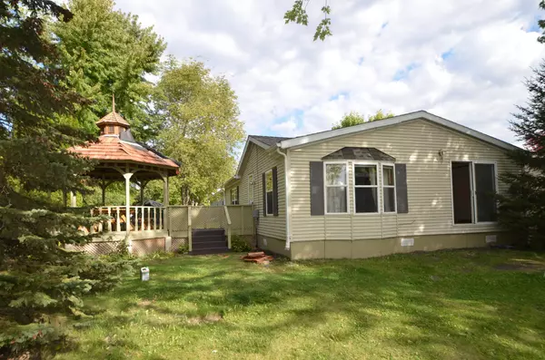 302 Sunrise LN N, Atwater, MN 56209