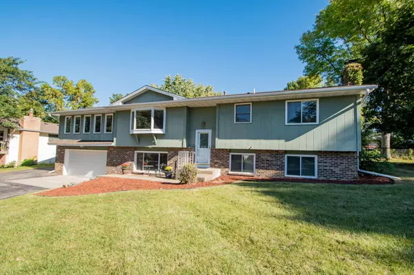 17104 Weaver Lake DR,  Maple Grove,  MN 55311