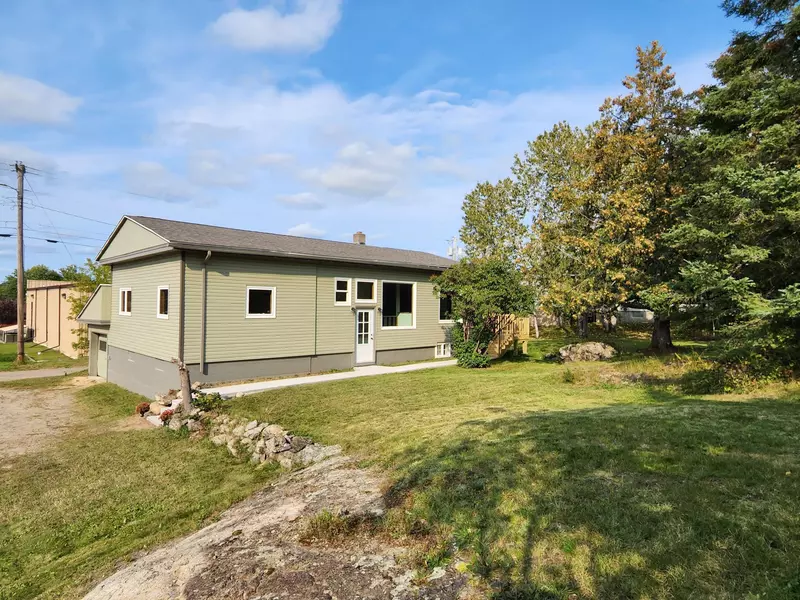 16 N 14th AVE E, Ely, MN 55731