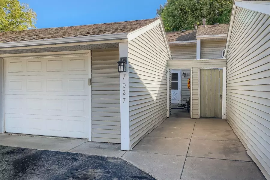 7027 146th Street CT, Apple Valley, MN 55124