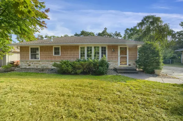 6665 90th ST S, Cottage Grove, MN 55016