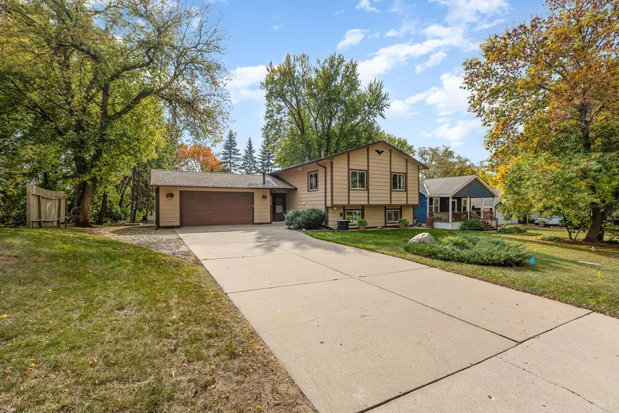 2708 16th AVE E, North Saint Paul, MN 55109