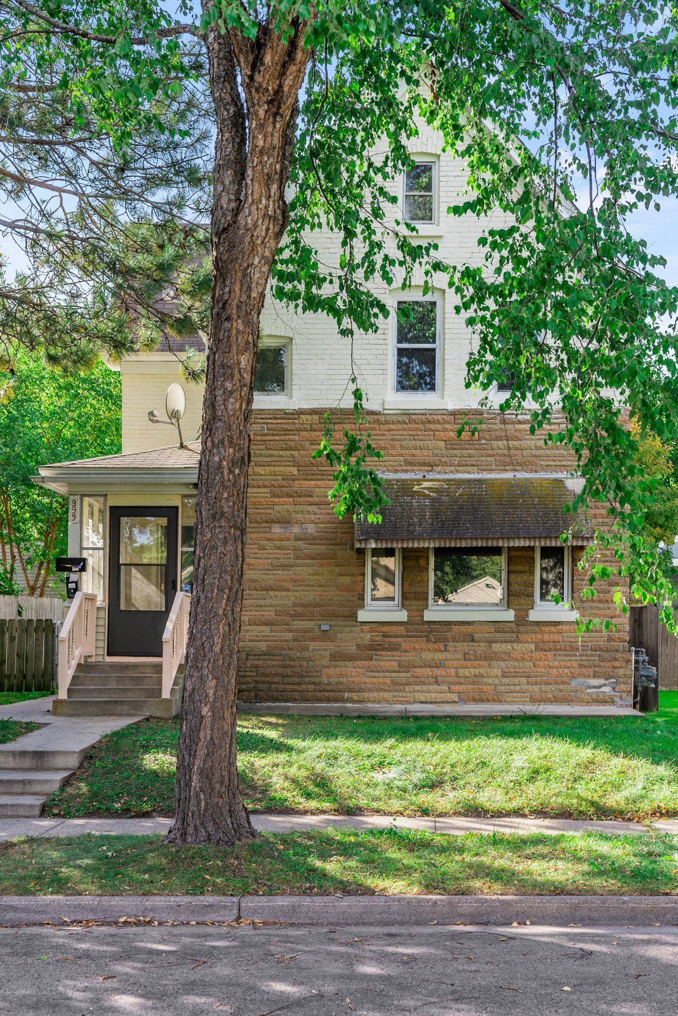 Saint Paul, MN 55117,999 Woodbridge ST