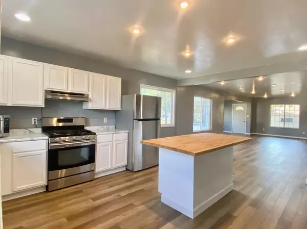 Spring Valley, MN 55975,612 N Huron AVE