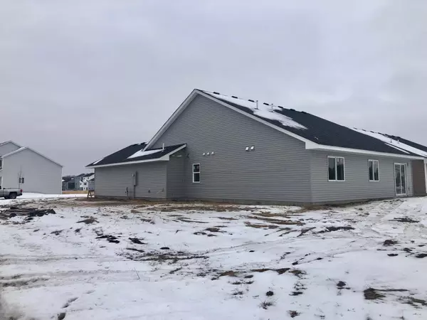 Isanti, MN 55040,314 Bluebird DR NW