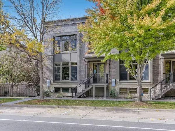 324 E Travelers TRL,  Burnsville,  MN 55337