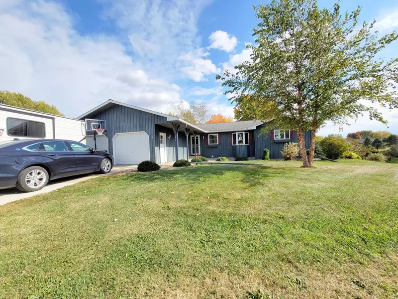 235 1st ST SW, Lewiston, MN 55952