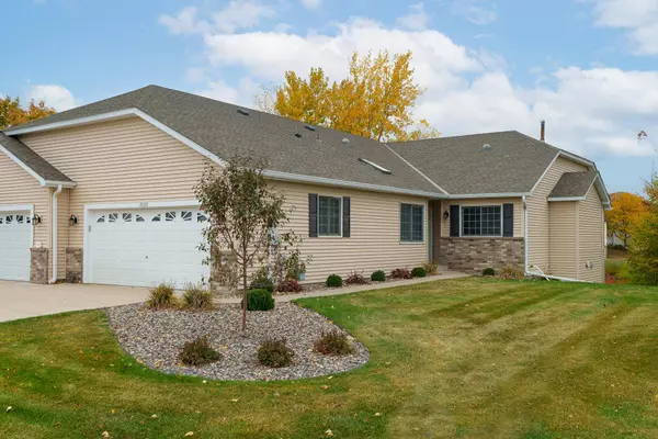 7659 Newbury RD, Woodbury, MN 55125