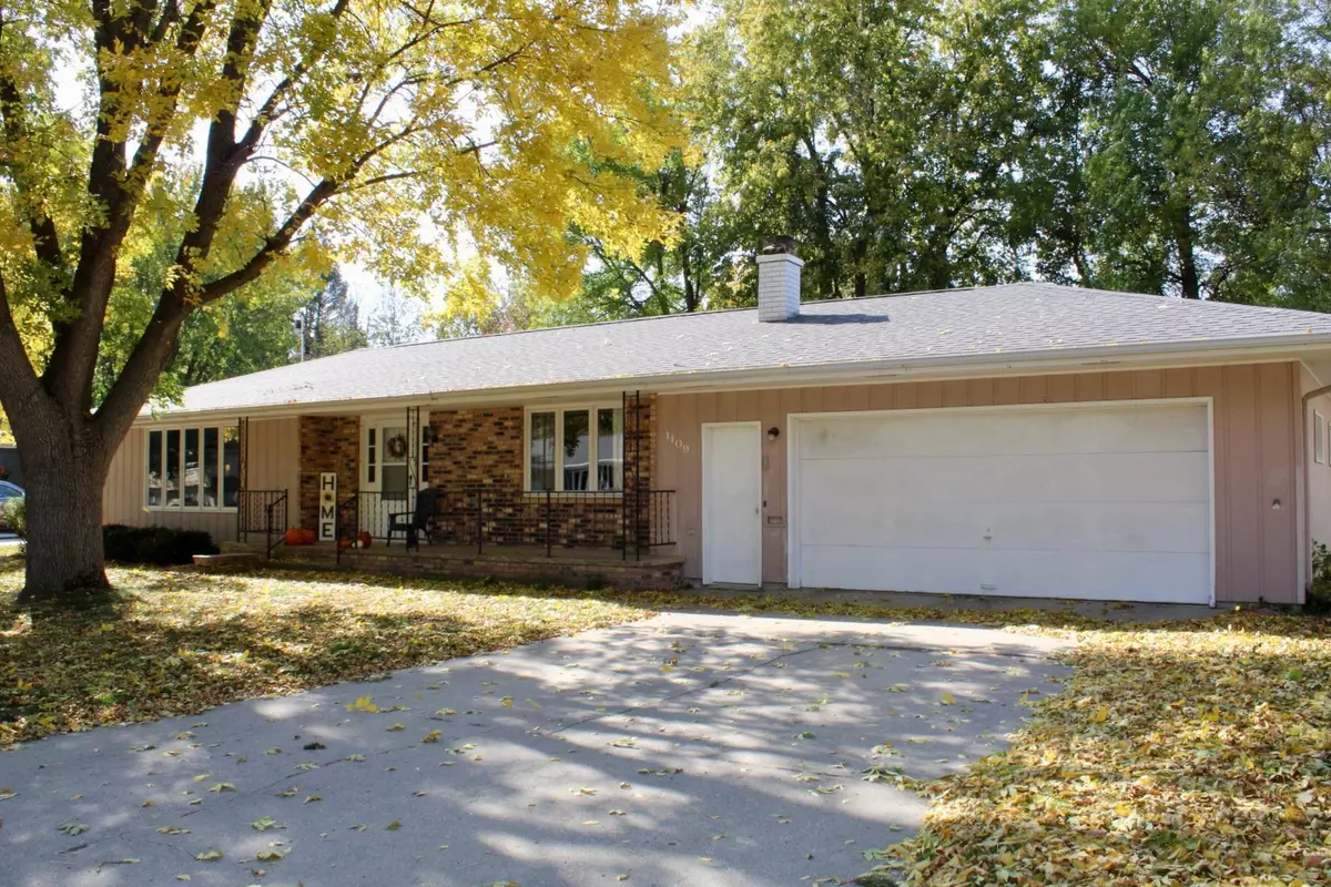 Luverne, MN 56156,1109 N Carol ST