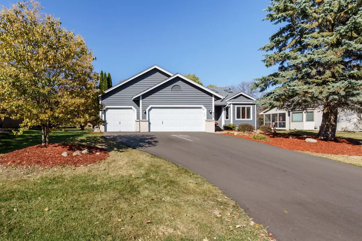 Chanhassen, MN 55317,950 Lake Susan DR