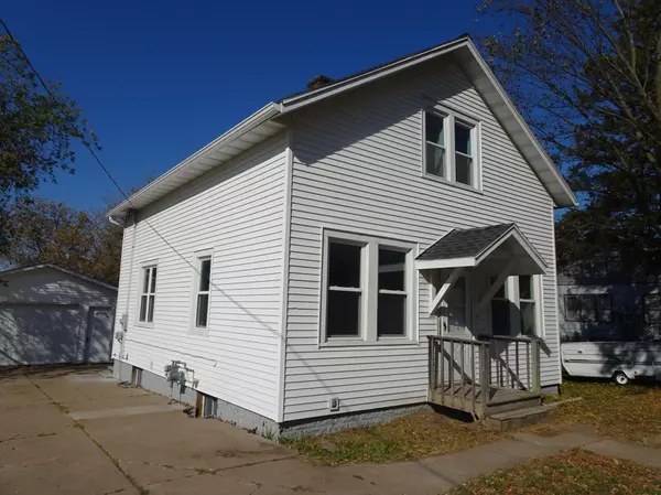 19 N 1st ST, Luck, WI 54853