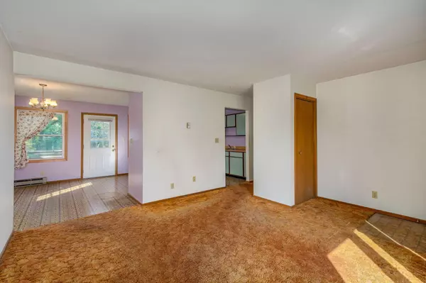 Hammond, WI 54015,851 Marjorie ST