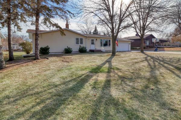 1327 Jackson AVE,  Detroit Lakes,  MN 56501