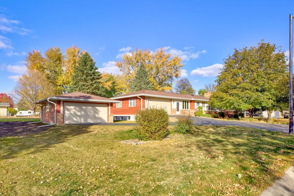 North Mankato, MN 56003,474 Forest LN