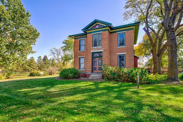 4281 SW 28th ST, Owatonna, MN 55060