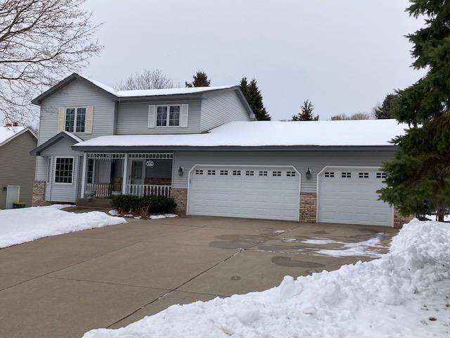 537 Oak Creek DR S, Vadnais Heights, MN 55127
