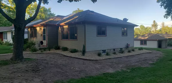 345 4th ST S, Bayport, MN 55003