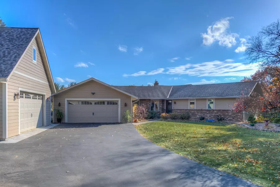 353 Krattley LN, North Hudson, WI 54016