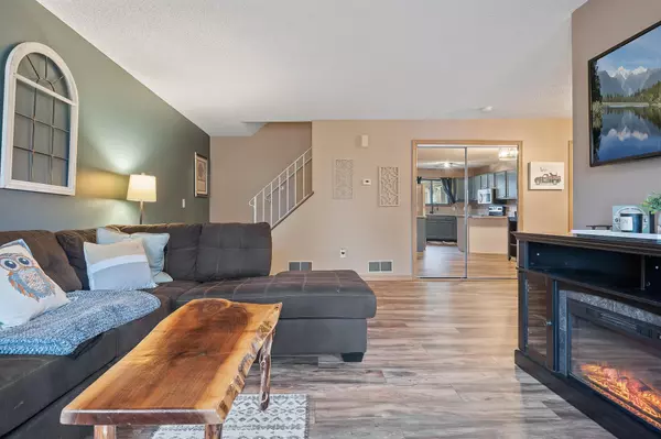 193 96th LN NE, Blaine, MN 55434