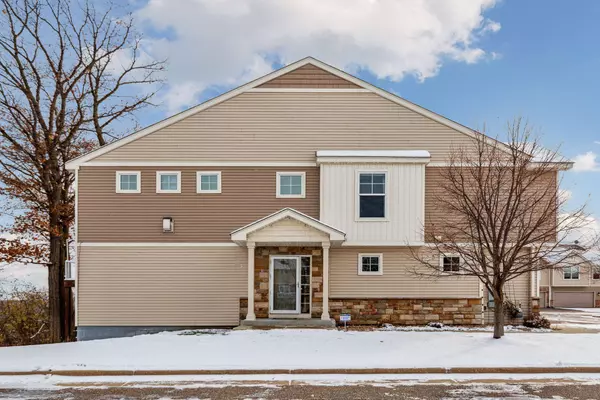 Burnsville, MN 55306,450 Stonewood LN