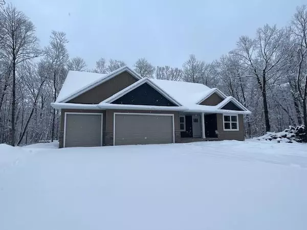 332 238th St, Farmington Twp, WI 54020