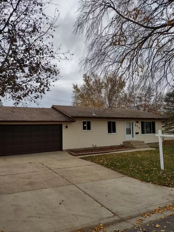 Faribault, MN 55021,827 3rd AVE SW