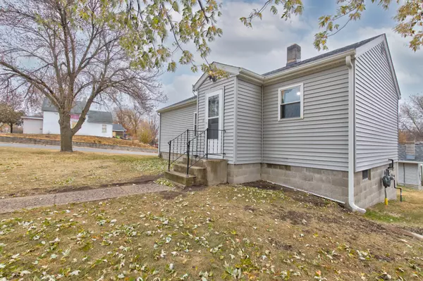 Redwood Falls, MN 56283,720 E Elm ST