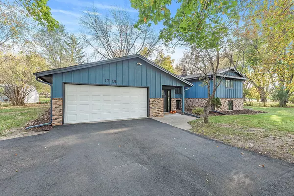 1701 W River ST, Monticello, MN 55362