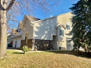 Eden Prairie, MN 55347,17842 Cobblestone WAY