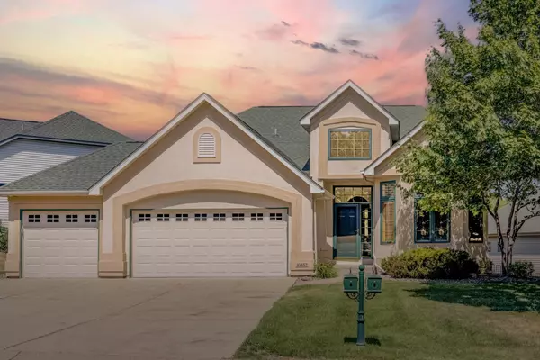 10452 Spyglass DR,  Eden Prairie,  MN 55347