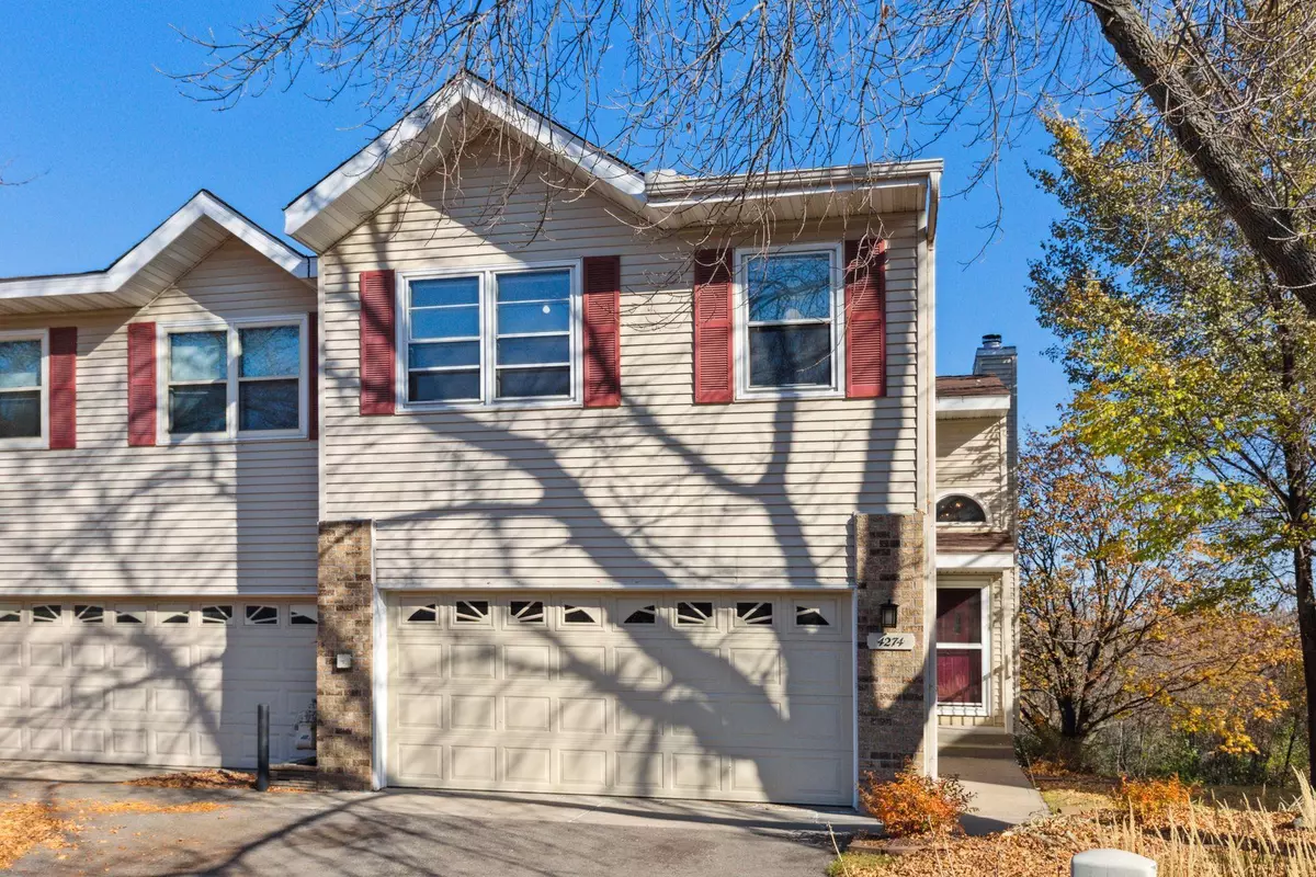 Eagan, MN 55122,4274 Boulder Ridge PT