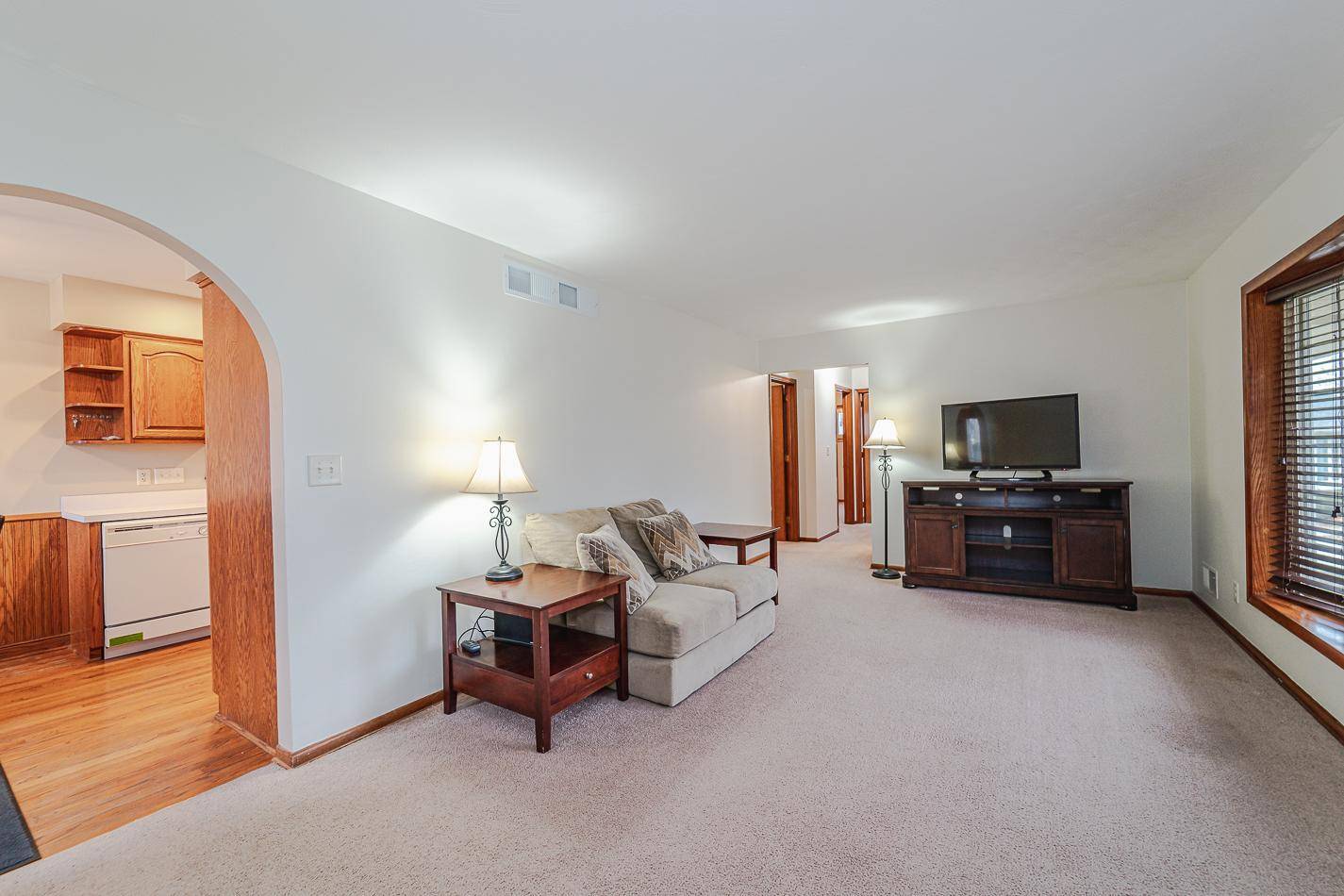 Inver Grove Heights, MN 55076,7173 Carmen AVE