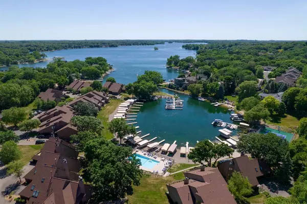 Prior Lake, MN 55372,6520 Harbor View CIR NE