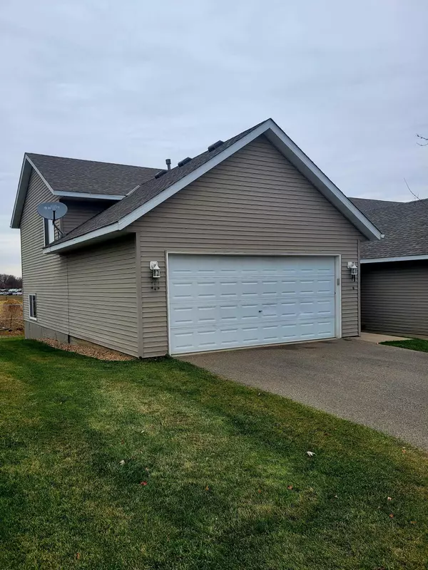 Red Wing, MN 55066,2774 Ridgeview DR