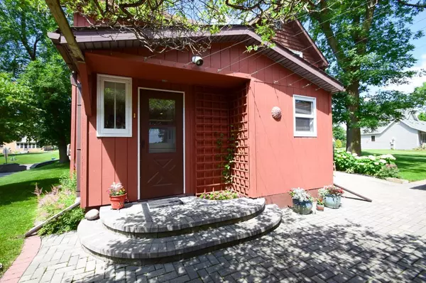 Melrose, MN 56352,318 5th AVE NE