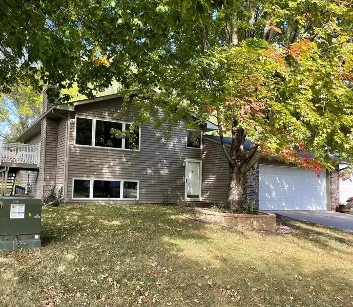 7572 Springbrook PLZ, Woodbury, MN 55125