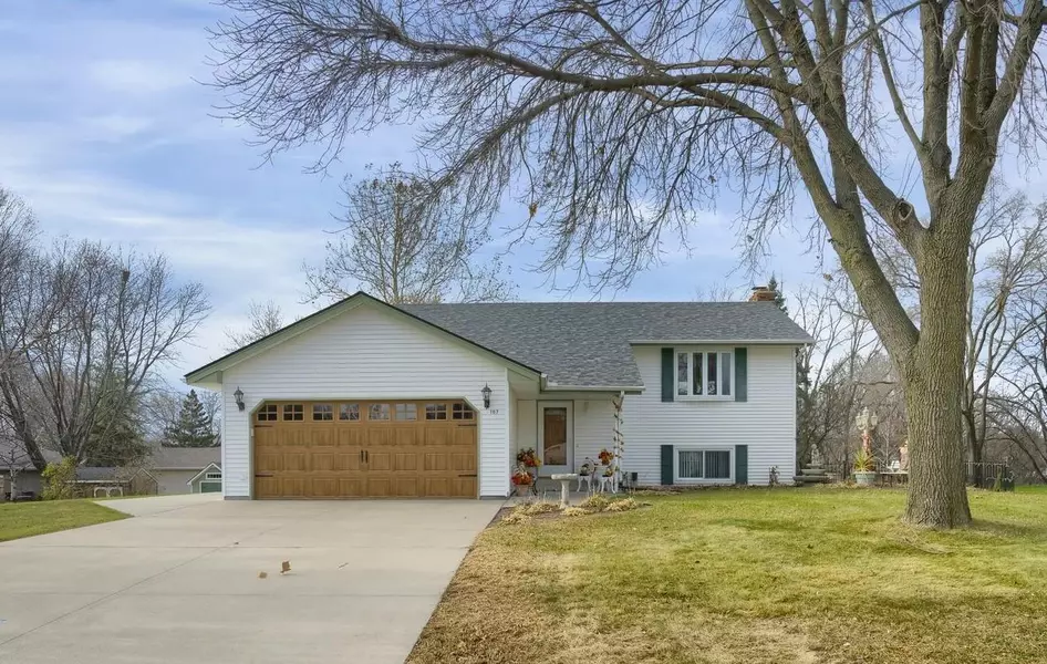 107 Canterbury RD, Circle Pines, MN 55014