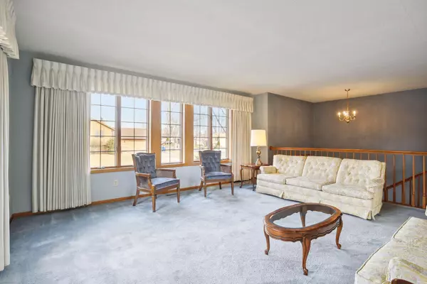 Bloomington, MN 55420,9941 Oakland AVE S