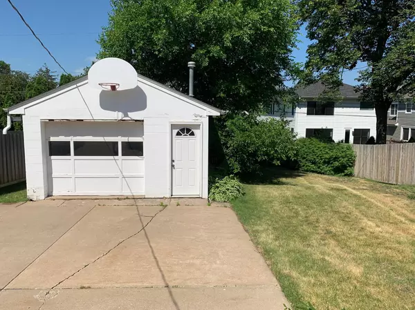 5832 Saint Johns AVE Edina, MN 55424